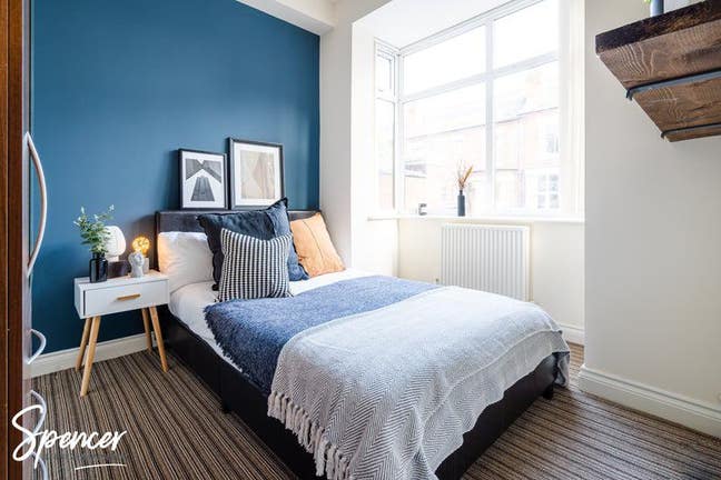 Boutique Living - Amazing housemates! 1/2 Price Main Photo