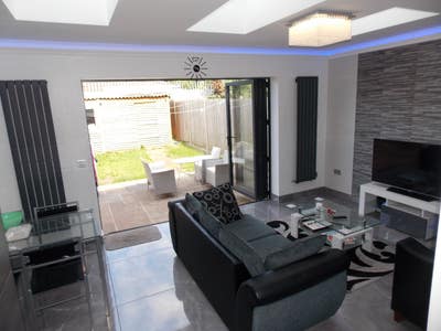 🏡High Spec Home, Lovely Ladies, 3Xdouble Rooms✨  Main Photo