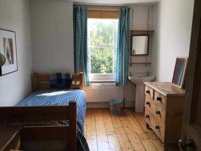 Quiet single room in New Cross. Mon-Fri  Main Photo