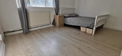 Lovely Large Double -all bills - nr Norbiton Main Photo