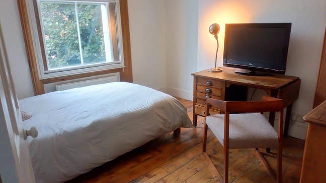 Garden  Facing Double Room in spacious house.  Main Photo