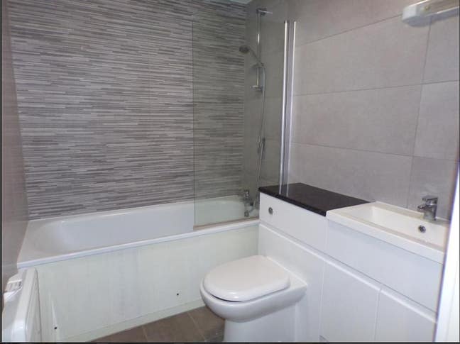 Fully furnished Ensuite double bedroom Main Photo