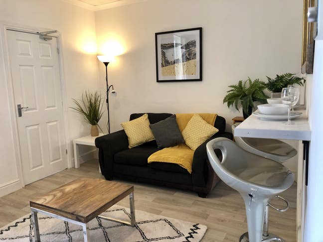 Professional House Share Jersey Road Main Photo