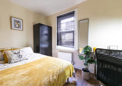 Great Double Room close to Brewery-No Deposit Main Photo