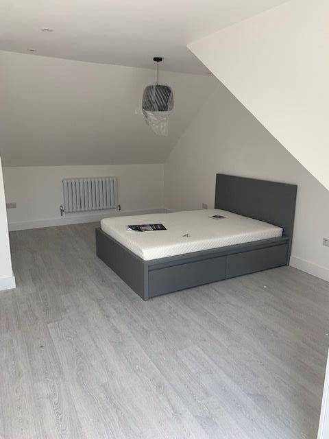 Luxury & Double Bedroom Flat NW4 Main Photo