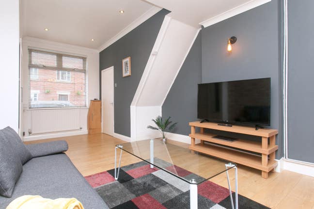 2 Bedroom House For Rent Near Hanley City Centre Main Photo