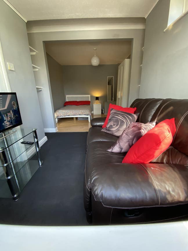 Large Double Room with private Lounge & Tv  Main Photo