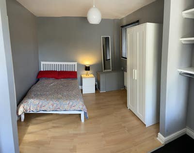 Large Double Room with private Lounge & Tv  Main Photo