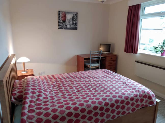 Large Double Fully Furnished Room Main Photo