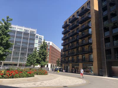 Modern  studio apartment Royal wharf E16 Main Photo