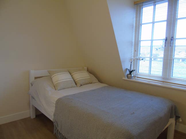 Double ensuite room available central Wallingford Main Photo