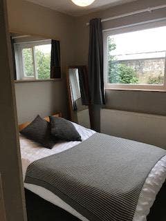 Room with  bathroom available - FEMALES  only! Main Photo