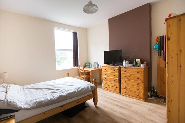 2 spacious double rooms,  Bills Included Main Photo