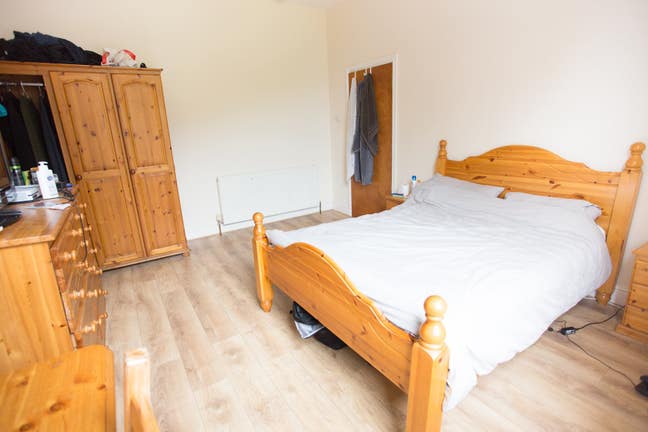 A spacious double room,  Bills Included Main Photo