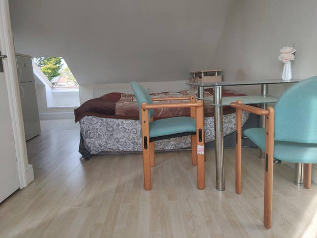 Ensuite Double Loft in East Ham Main Photo