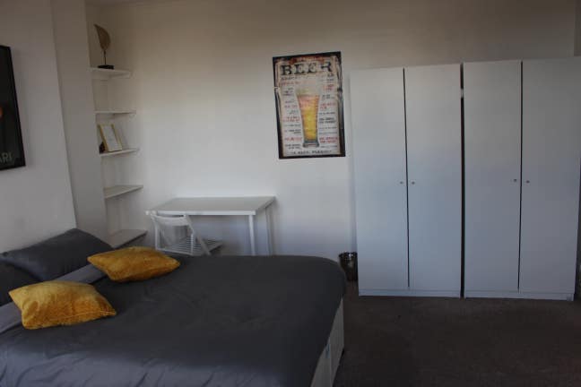 2Room Available| 2 Mins to Brixton Station / 24 Ju Main Photo