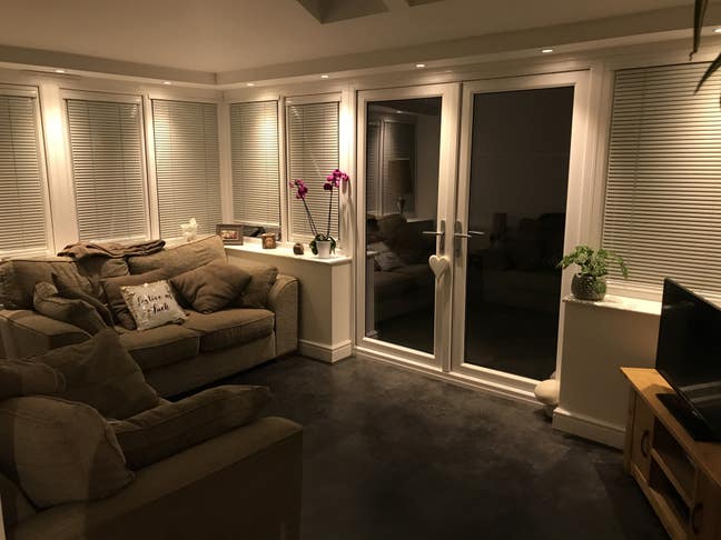 Large En-Suite Rodley Main Photo