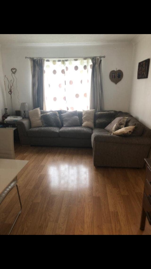 Large Bedroom Main Photo