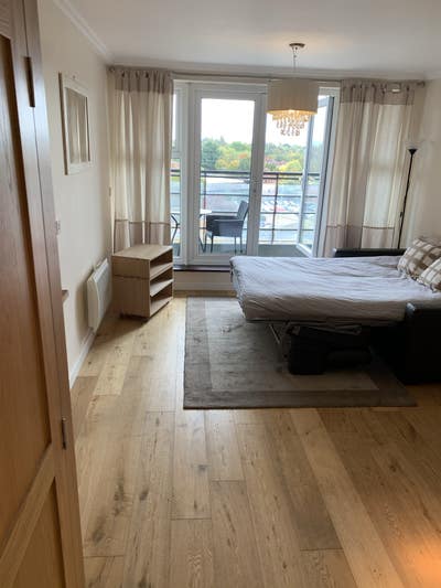 Very large double room with balcony  Main Photo