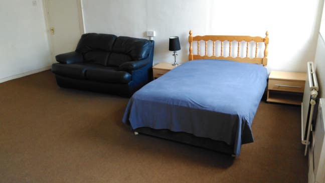 Central Bridgwater - large Room to let Main Photo