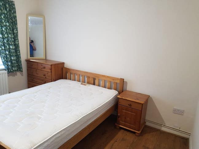 Canterbury one room furnished Students Only Main Photo