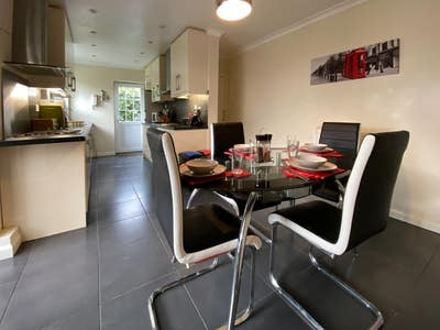 🧡One large double in fantastic House Share🧡 Main Photo