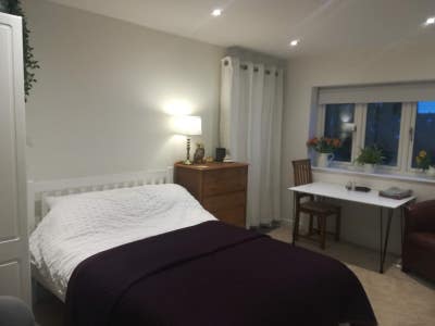 Self-contained annex with ensuite and kitchenette Main Photo