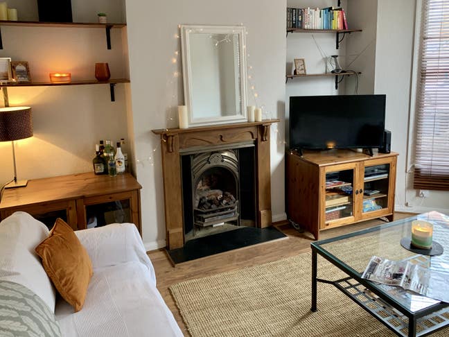 Large Double Room for Sublet in Chiswick Main Photo
