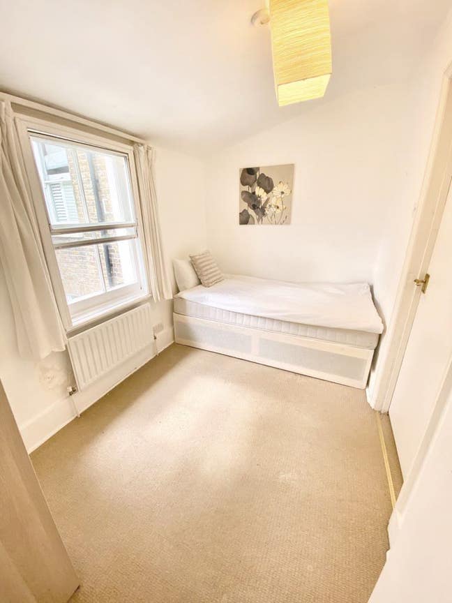 Cozy Room in A lovely Neighbourhood in Barons Cour Main Photo