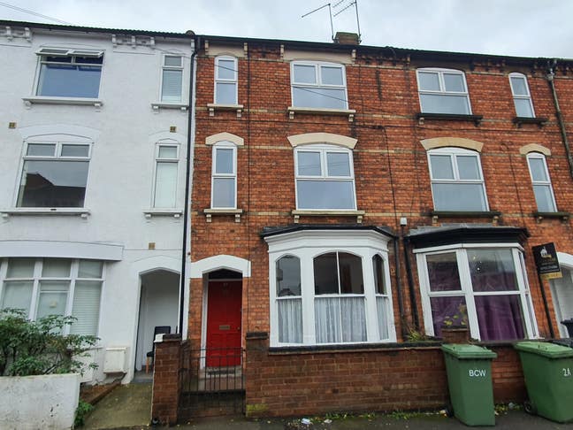 Furnished Rooms in a shared spacious HMO (knox) Main Photo