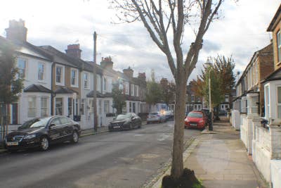 COSY HOUSE - South ealing  Main Photo
