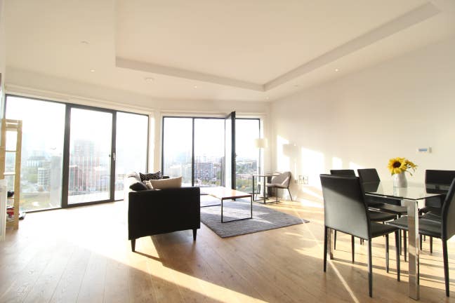3 Dble Rooms & 2 bath -Balcony- Thames River View Main Photo