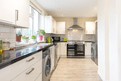 All Bills inc!!  Double En-Suite I Quiet Room Main Photo
