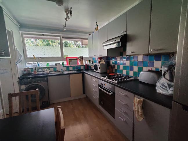 Single room to rent in Caledonian Road Main Photo