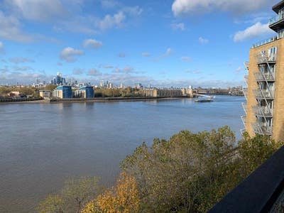 2 Bed Hutchings Wharf Main Photo