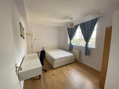Spacious, Double Room near Central London Main Photo