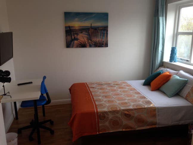 Double Room Living Garden Cleaner TV Parking Main Photo