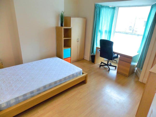  Big Double Room Southampton Centre  - SO15  Main Photo