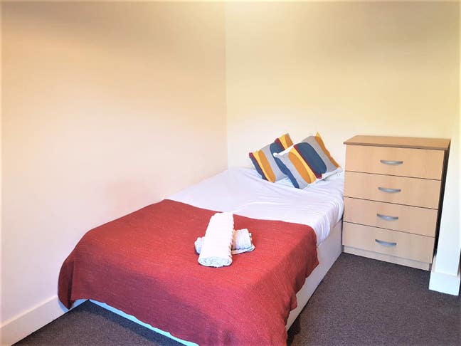 Double Room to Rent Forest Gate £750 Main Photo