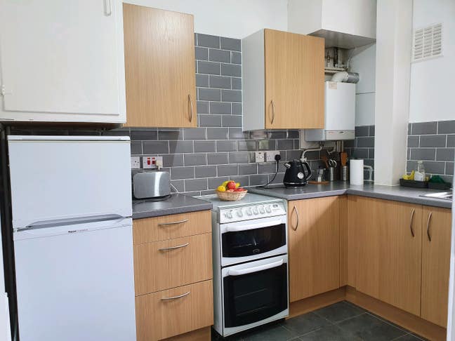 Reduced - E2 Bethnal Green Spacious Double Room  Main Photo