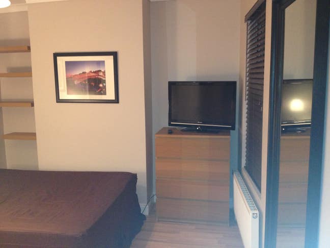 Large Double Room in Clean and Quiet House, Wifi Main Photo