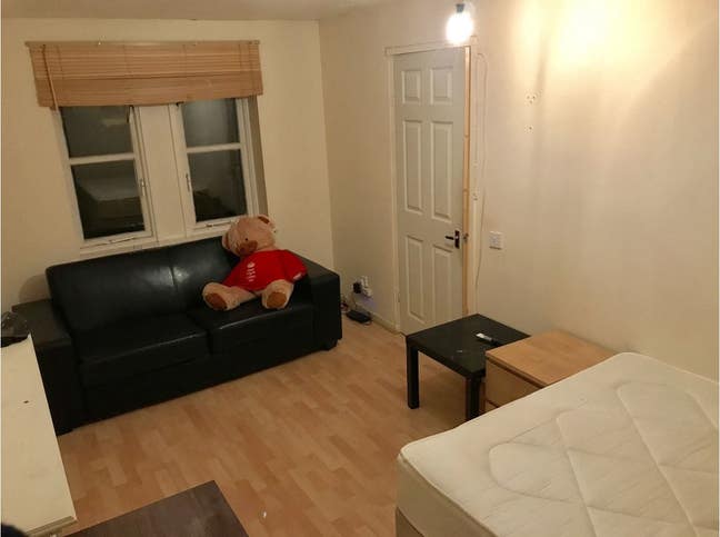 ***Amazing Double Room in a Huge House*** Main Photo