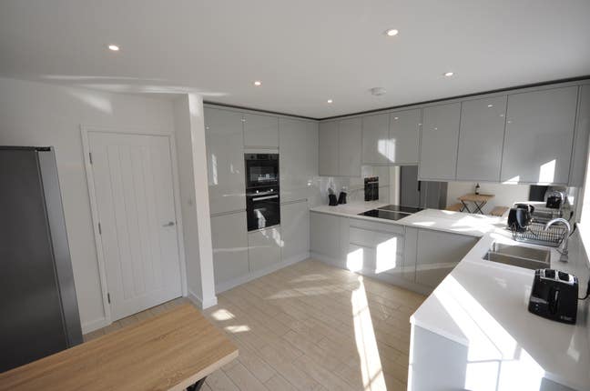 Stunning Houseshare with Large Garden Main Photo