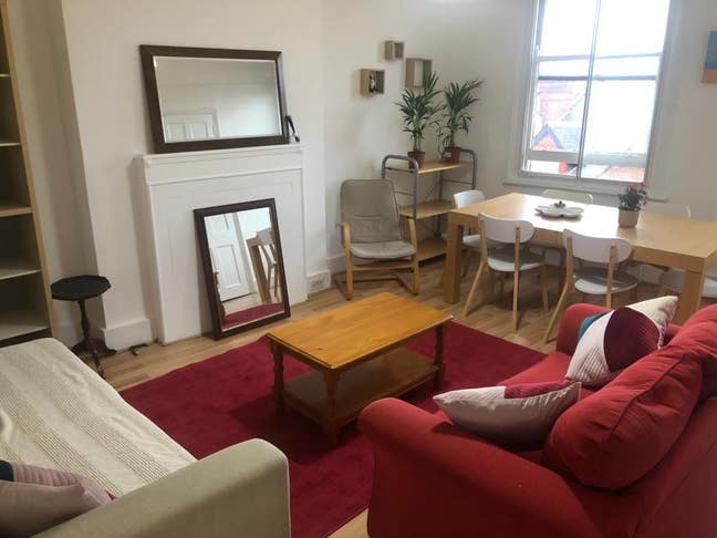 Very Large 1 Bedroom Flat with a View: Finchley Rd Main Photo