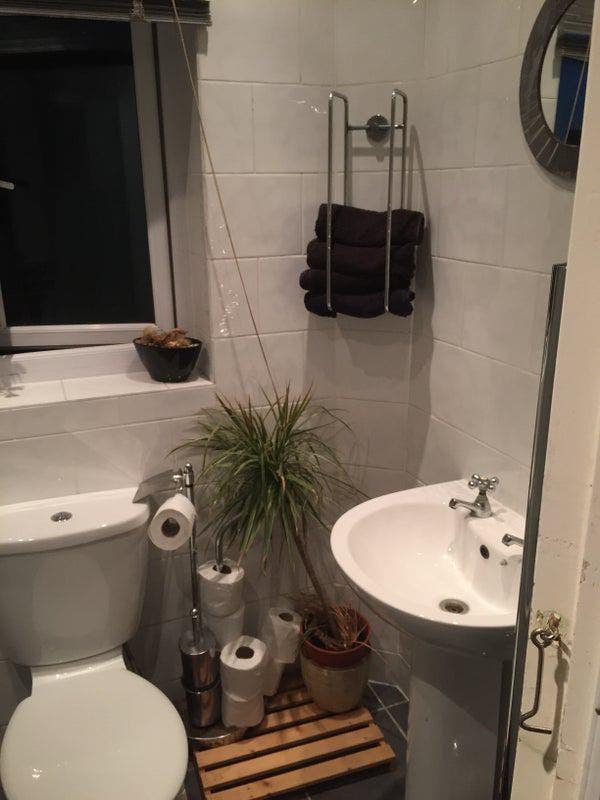 15 min walk from town centre, Main Photo