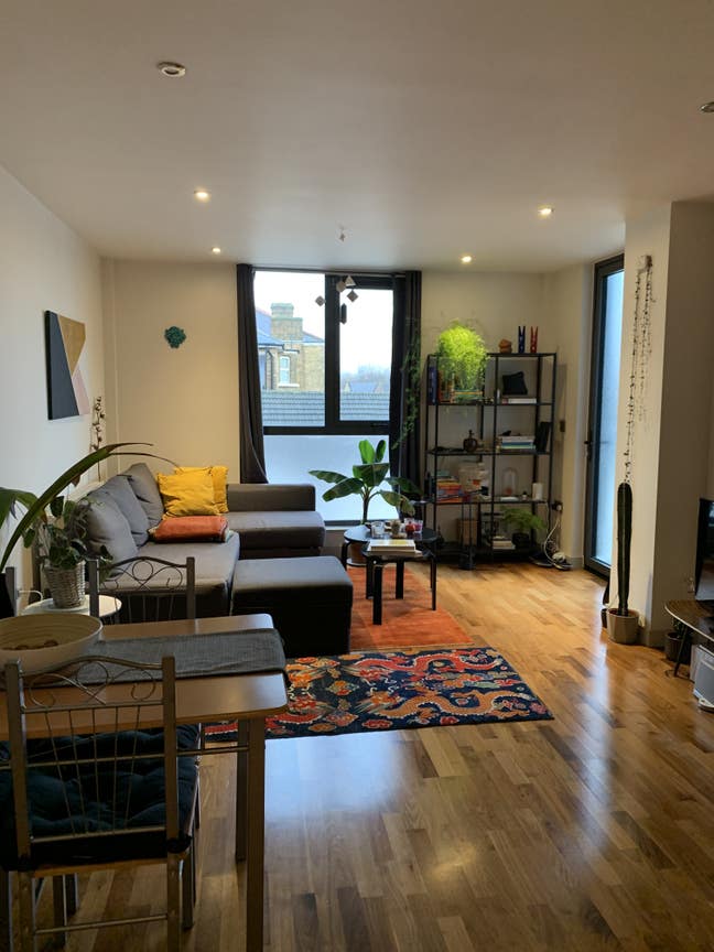 Big double bedroom in beautiful and modern flat Main Photo