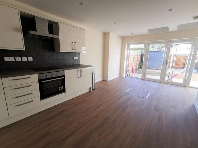 One double bedroom and private bathroom Main Photo
