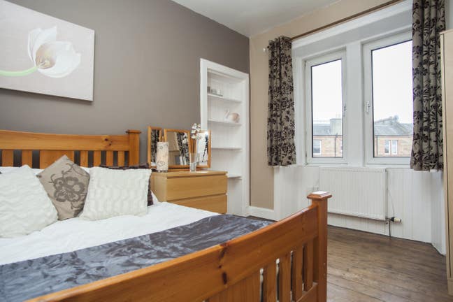 Double bedroom within beautifully presented flat  Main Photo