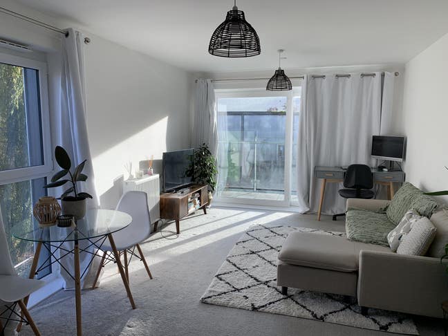 Large Double Room, Riverside. Bills Included, NR1 Main Photo