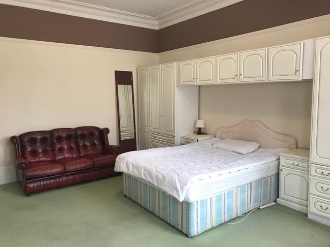 Double room self-contained flat available now!  Main Photo